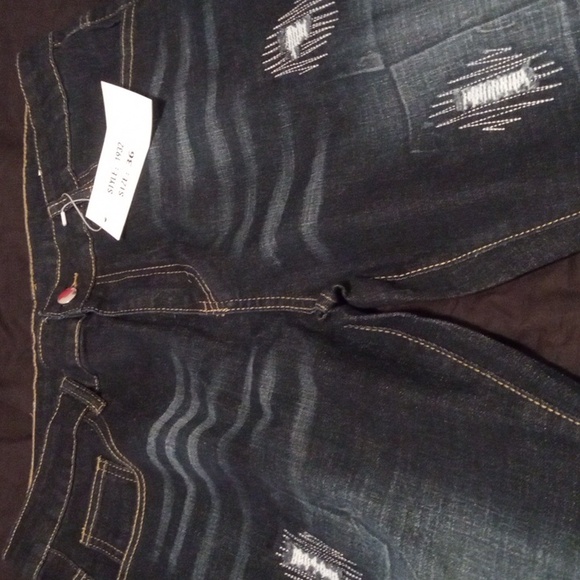 New Jeans - Picture 1 of 11